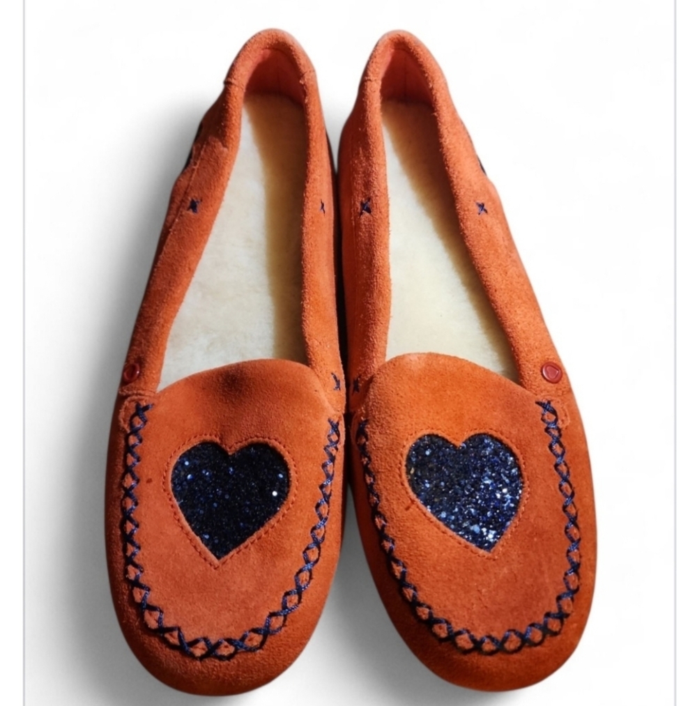 New Ugg Meena Moccasins 1008116 Red/Rust Suede Leather Flats Blue Heart Size 5